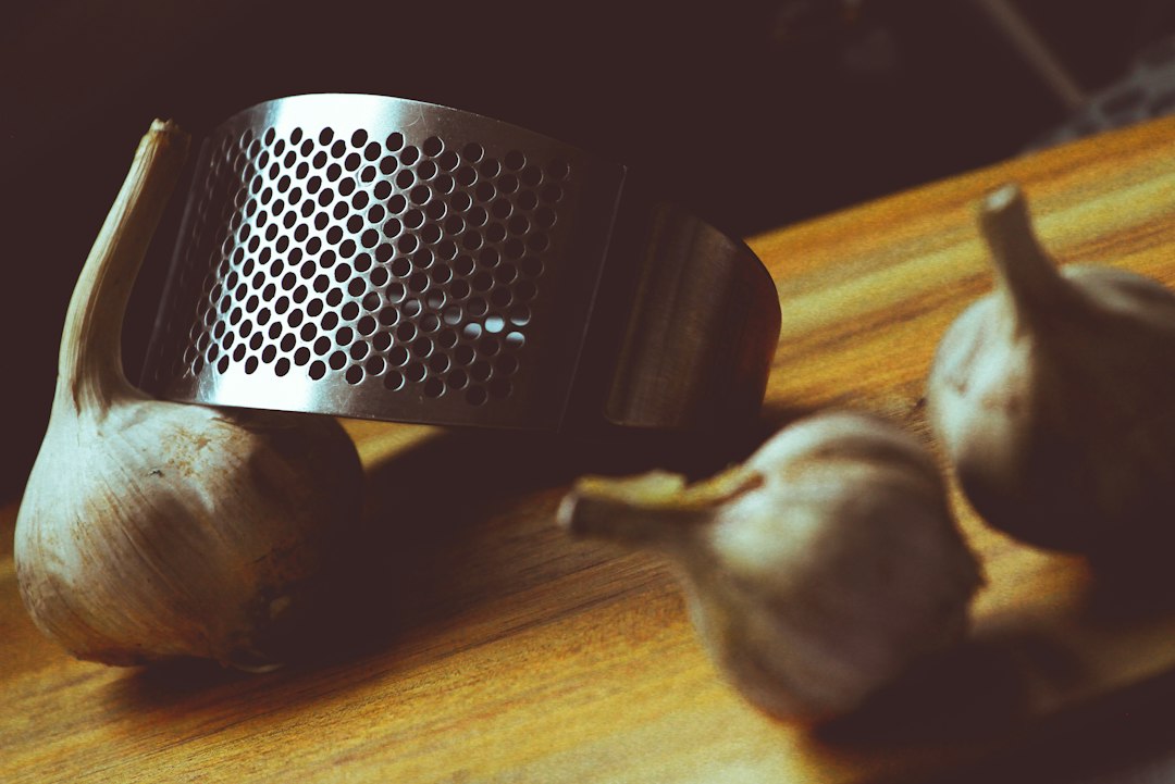 5 Best Garlic Press That Actually Works Under $20 (Tested Picks)